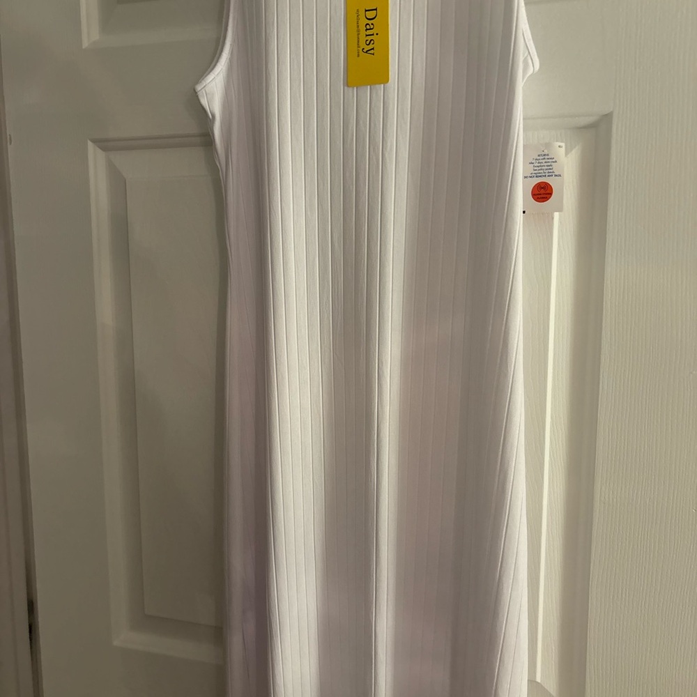 Daisy Sleeveless White Maxi Dress